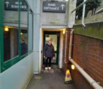 Maria arriving at the main entrance