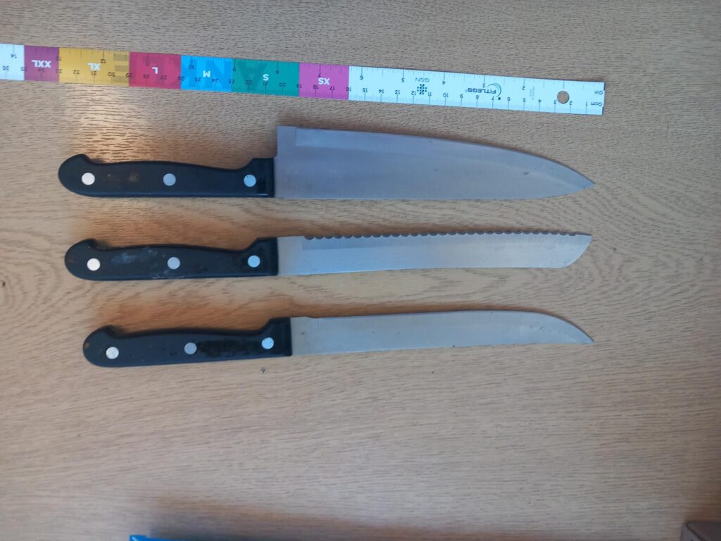 knives 