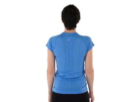 A person practicing shoulder retraction. © Wibbi